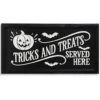 "Tricks And Treats Served Here" Halloween Wandbild 41cm