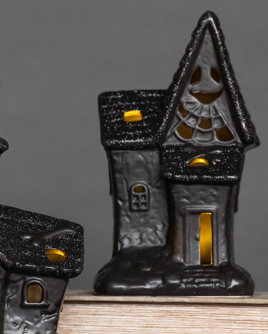 Beleuchtete Glitzer Spukendes Geisterhaus Deko – Bild 4